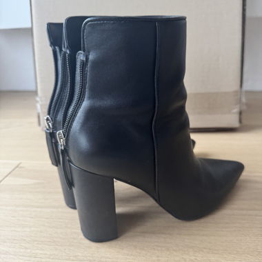 Schwarze Stiefeletten (Steve Madden)