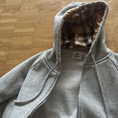 burrberry zipper