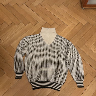 Vintage wool pullover