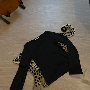 Schwarzer Longsleeve