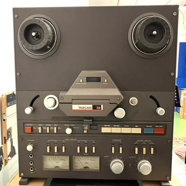 Tascam 32 1/4" 2-Spur Tonbandmaschine 