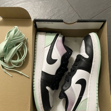 Nike Jordan 1 Low