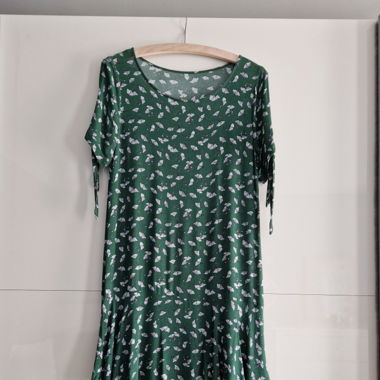 luftiges Sommerkleid mit Stufen