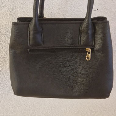 Schwarze Handtasche Nevenka