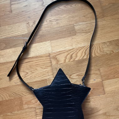Bershka Borsa a tracolla star effetto coccodrillo nera