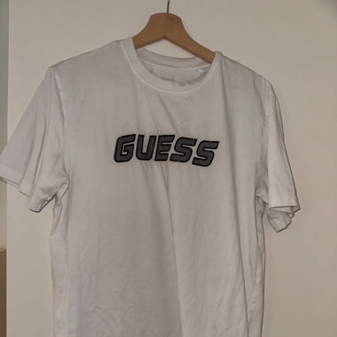 GUESS T-SHIRT