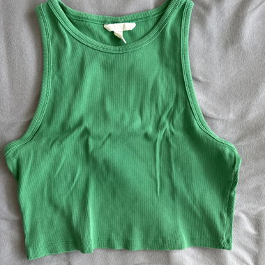 Top corto a costine verde