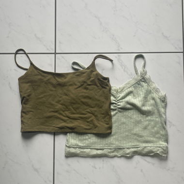 2 Crop tops M