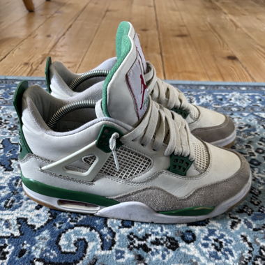 Jordan 4 SB