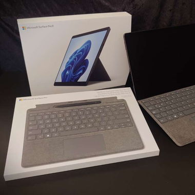 Microsoft Surface Pro 8 265 GB mit Feiner Stift 2