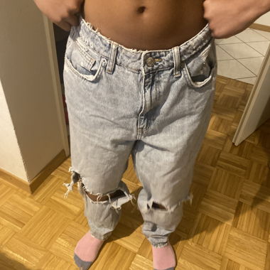 Jeans with hole