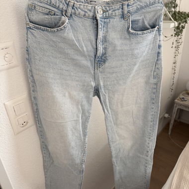 Bershka Mom Slim Jeans