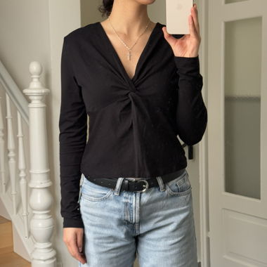 Blusa top nero a maniche lunghe