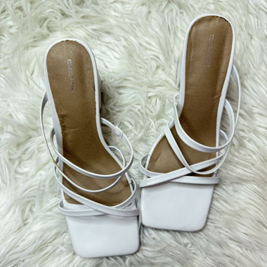 Sandales blanches à talons 