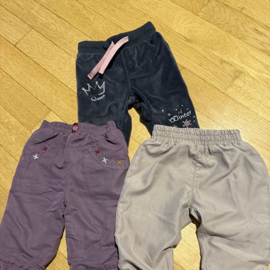 Lot pantalons bébé taille 9-12 mois