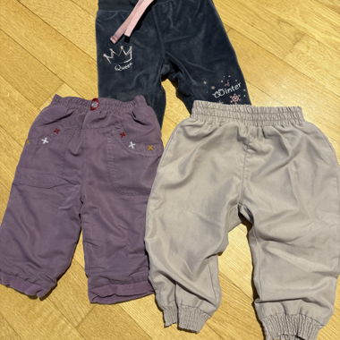 Lot pantalons bébé taille 9-12 mois