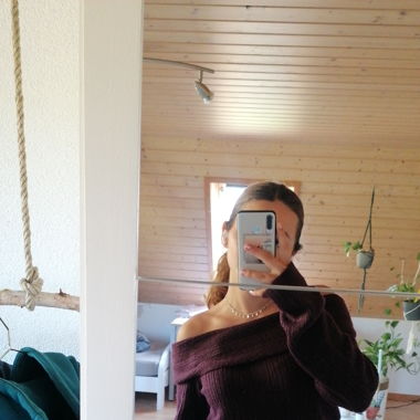 Off shoulder pulli