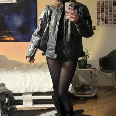 Veste en cuir noire