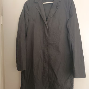 Manteau long noir COS clair