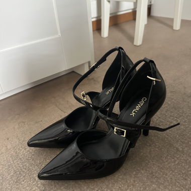 Catwalk High Heels Size 40