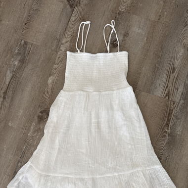Schönes, weisses Kleid
