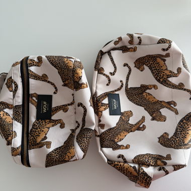 Wouf necessaire