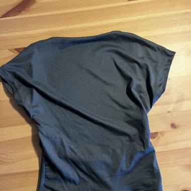 T-shirt gris dos-nu