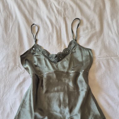 Satin-Top mit Pailletten
