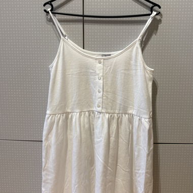 Abito bianco con spalline sottili