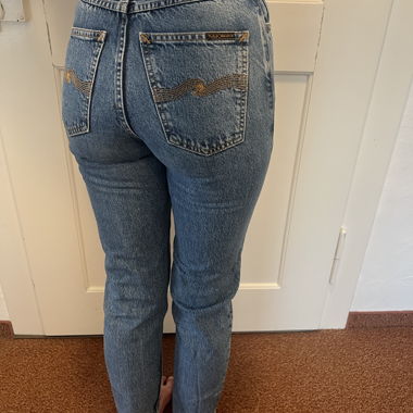 High-Waist Jeans