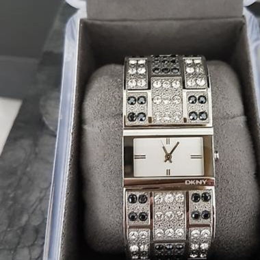 DKNY UHR NEU