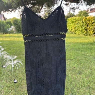 Schwarzes Kleid