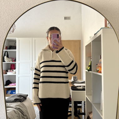Gestreifter Strickpullover