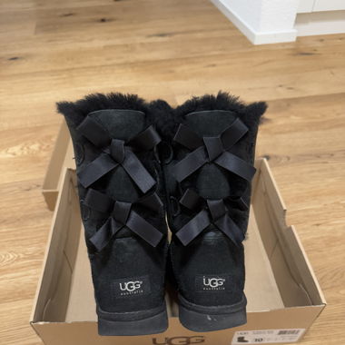 Ugg’s W Bailey Bow Nr. 41