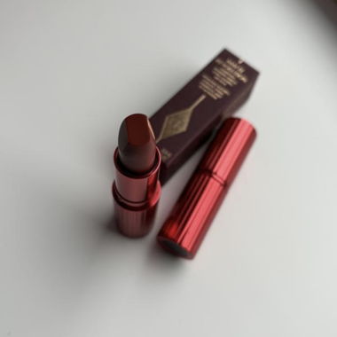 CHARLOTTE TILBURY MATTE LIPSTICK in mark of a kiss