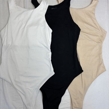Confezione di body Shein XS. 3 colori.