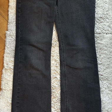 Levi's schwarze Super-Low-Bootcut-Jeans W27