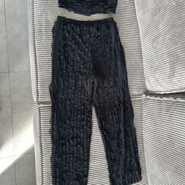 Ensemble noir plissé