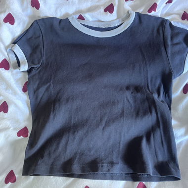 T-shirt bleu foncé