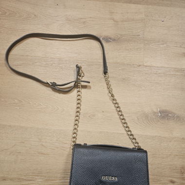Kleine Tasche Guess