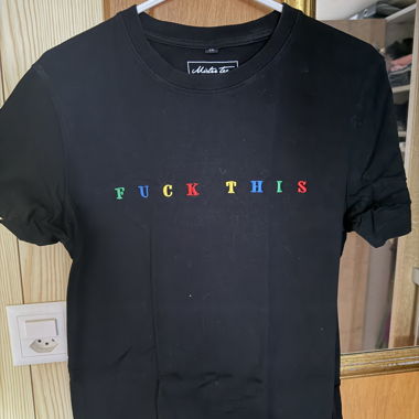 T-shirt nero con stampa