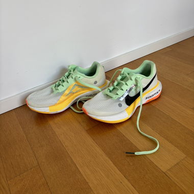 Chaussures de course Nike ZoomX