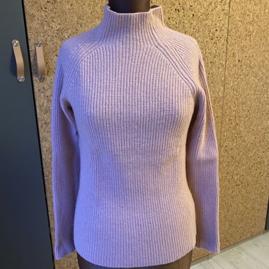 Maglione rosa collo alto