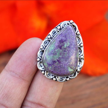 Bague en purpurite naturelle