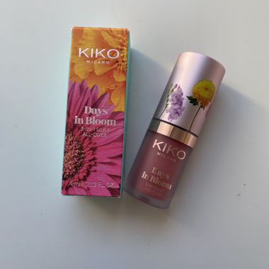 Kiko Days in Bloom Liquid Blush Limited edition 