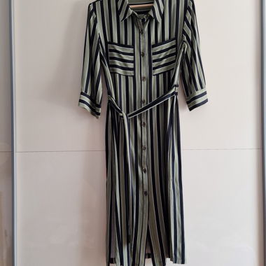 Robe-chemise d'été rayée vert-noir