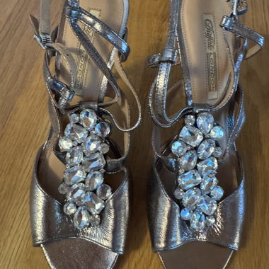 Buffalo London Silver Size 40
