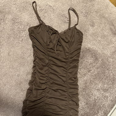 Braunes Kleid