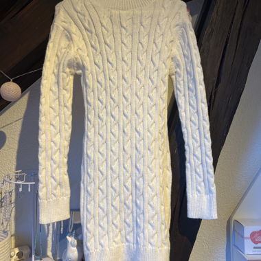 Abito maglione a trecce bianco, schiena scoperta