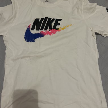 T-shirt Nike
